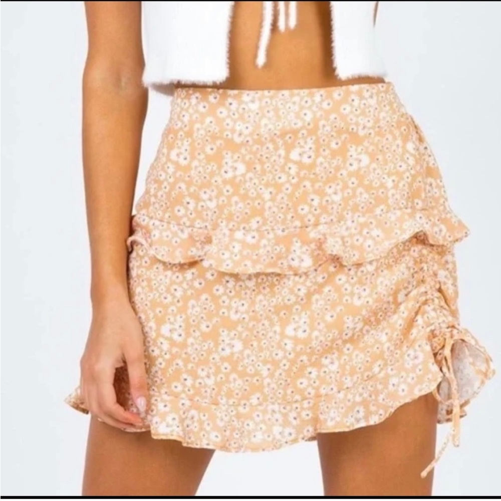 Princess Polly floral ruffle  mini Skirt size 4